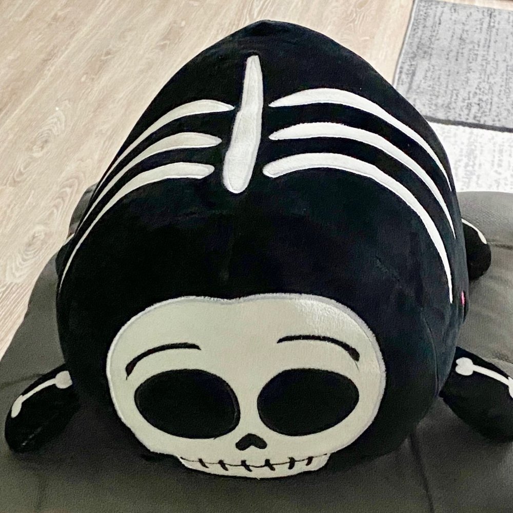 Smoochy Pals Scull Goth Punk Skeleton Stuffed Animal Plush Toy Pillow 15"